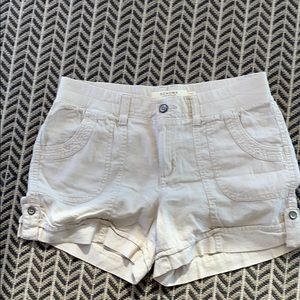 Womans linen shorts